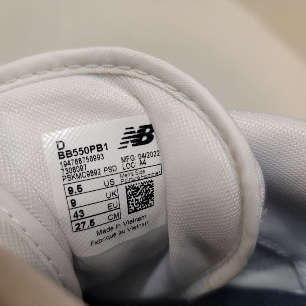 New Balance 550 Men's Size 9.5 Triple White Leather Sneakers Lace up BB550PB1 - Picture 8 of 10